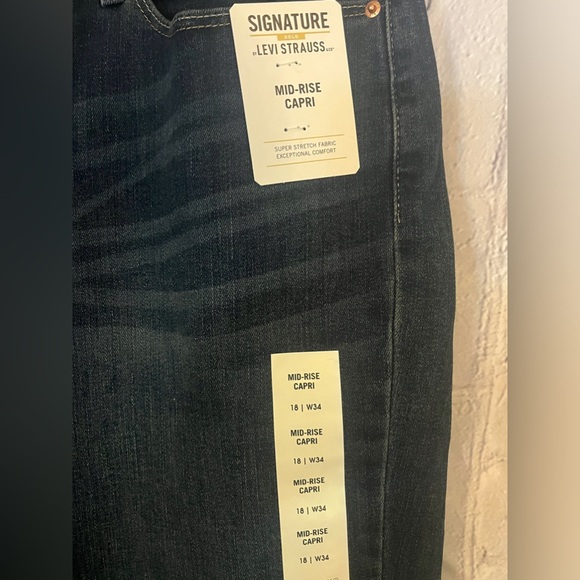Levi’s jeans. Women’s Signature - Picture 5 of 12